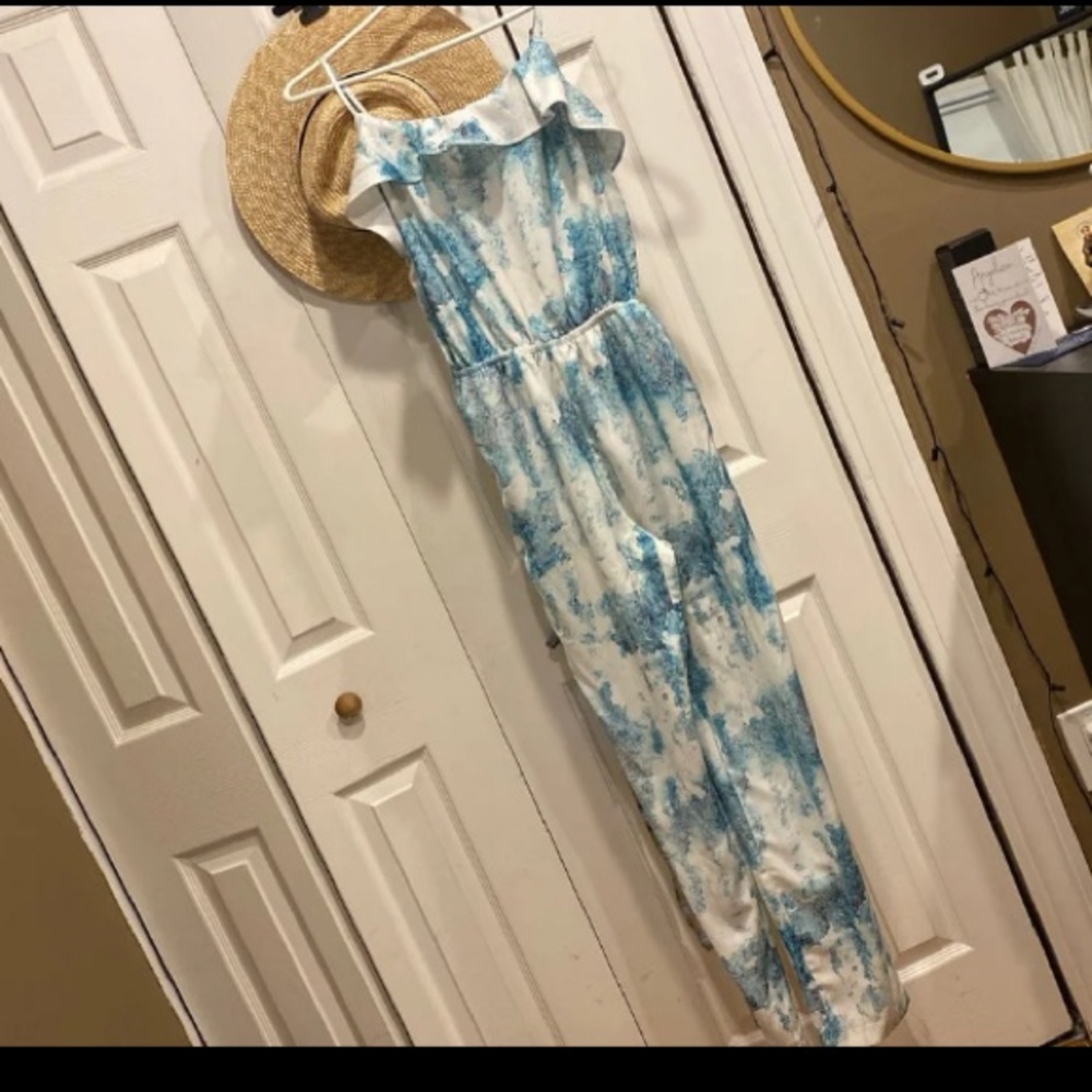 Beautiful Jumpsuit - Picture 3 of 4